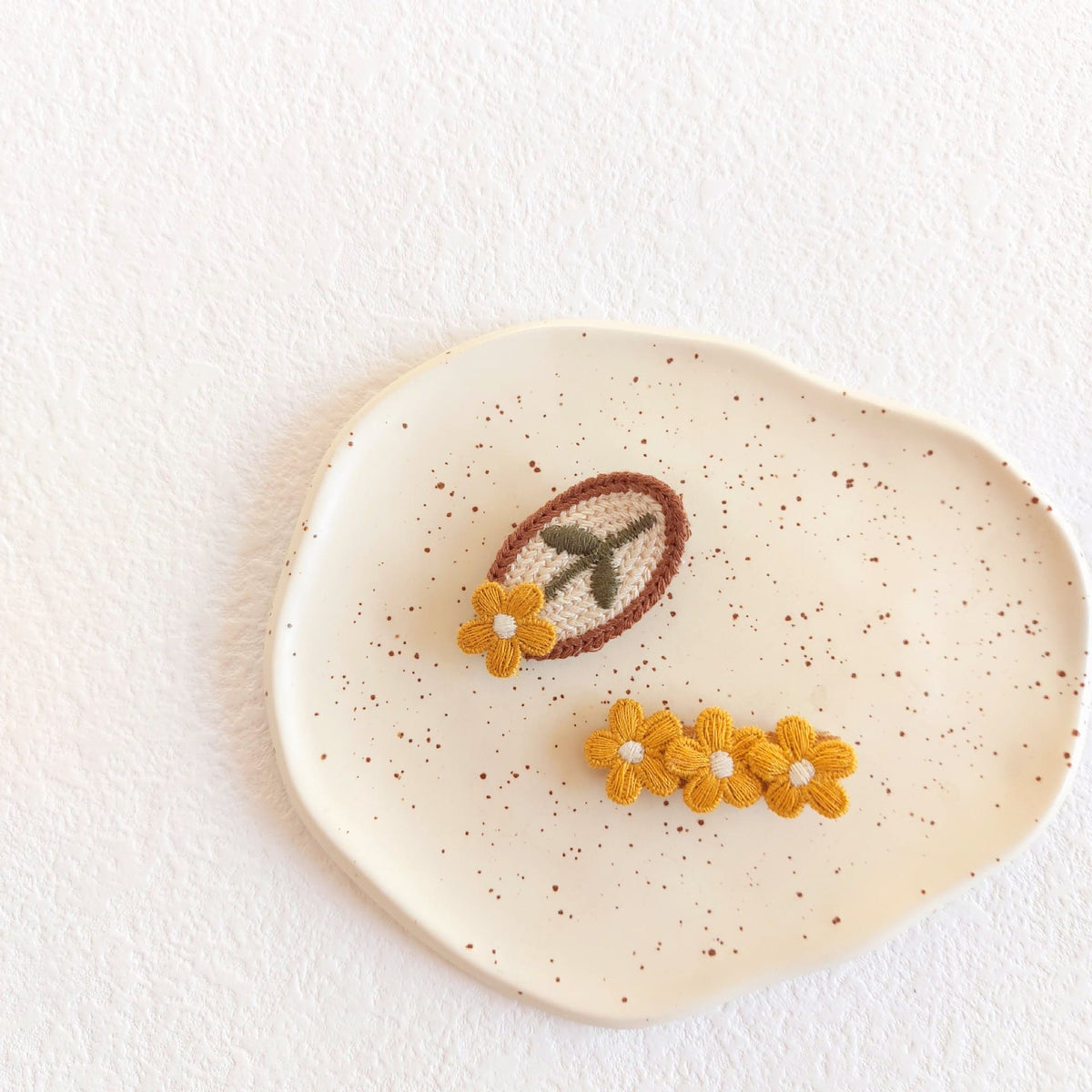 2pcs Little Meadow Hair Clips