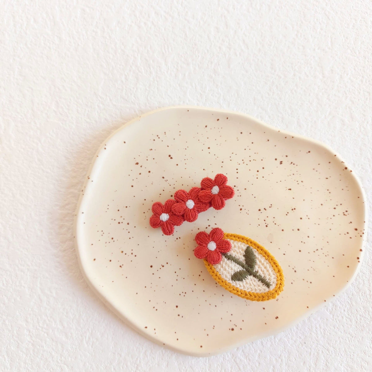 2pcs Little Meadow Hair Clips
