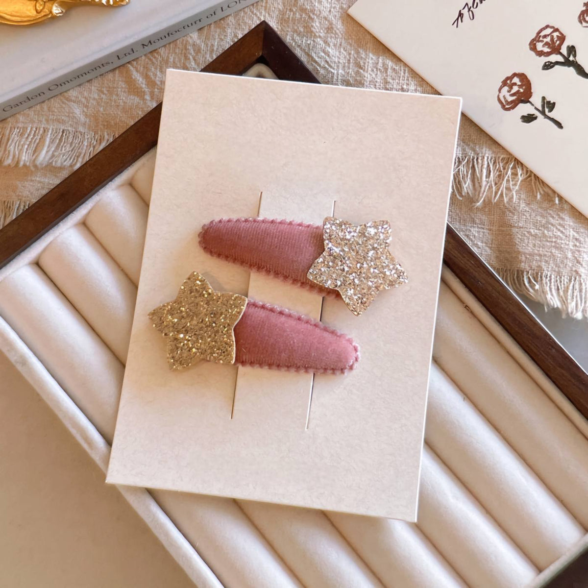 2pcs Velvet Star Snap Clips