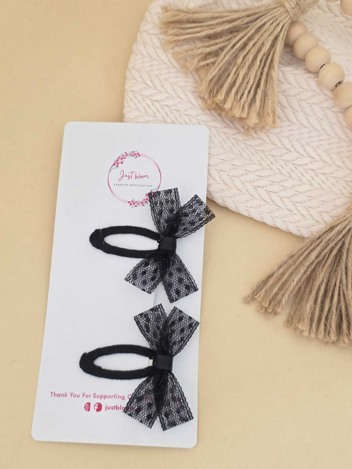 Noir Tulle Snapclips